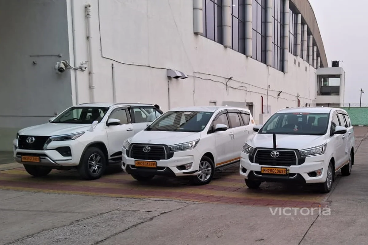 Toyota Commuter on Rent