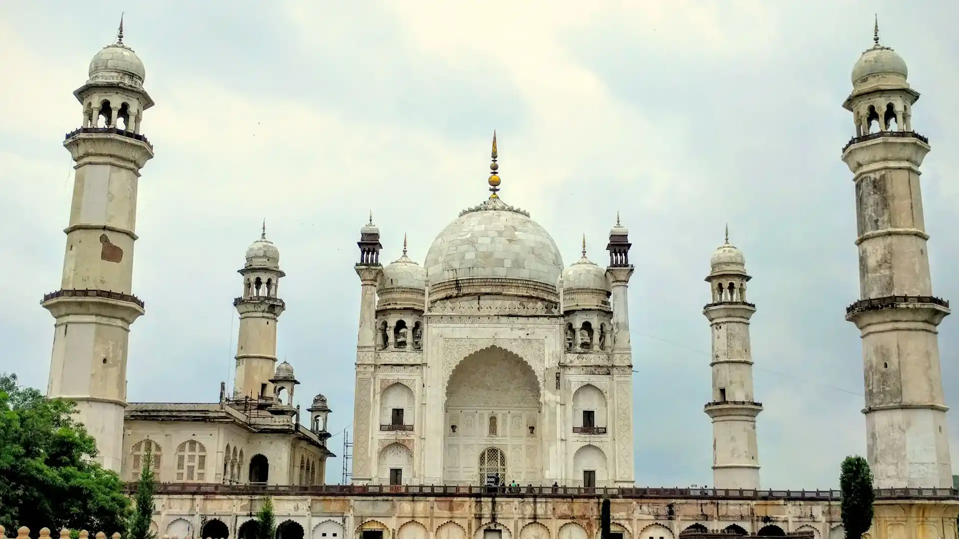 Bibi Ka Maqbara Tour Hire