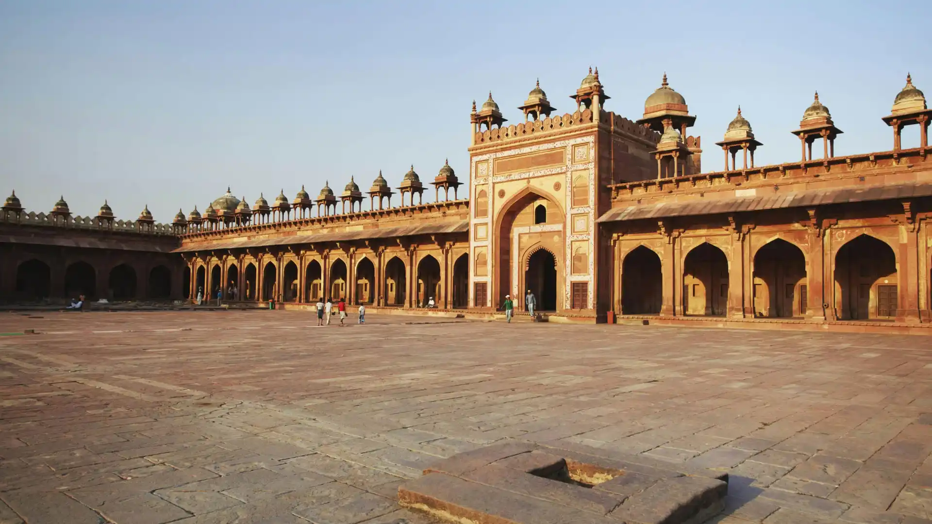 Fatehpur Sikri Tour Hire