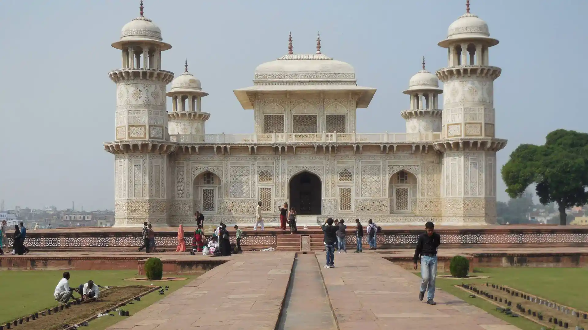 It Madud Daula Tour Hire