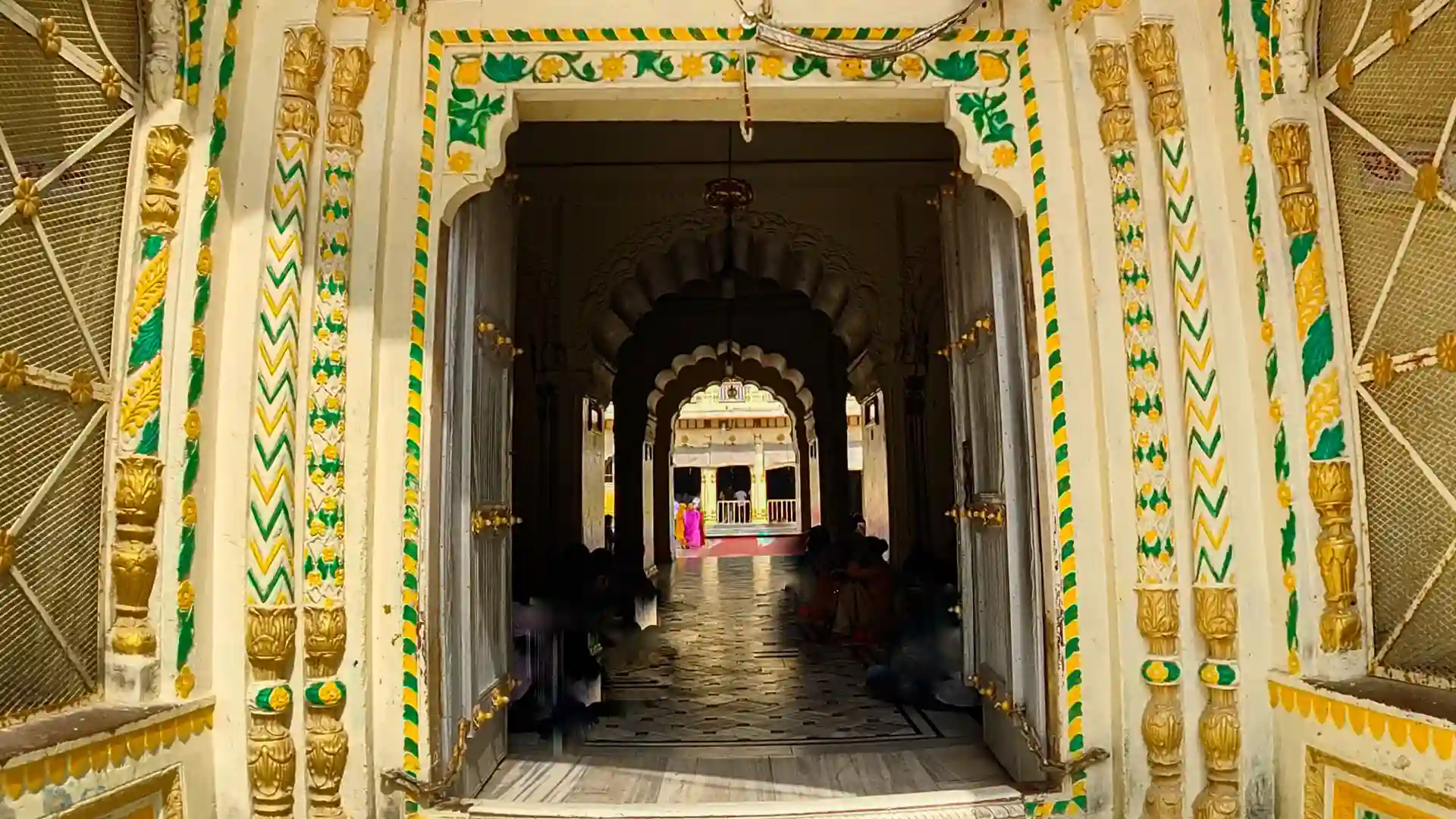 Kanak Bhawan Tour Hire