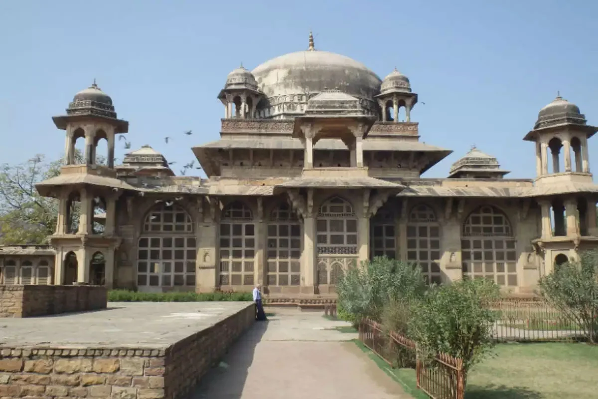 Tomb of Muhammad Ghaus Tour